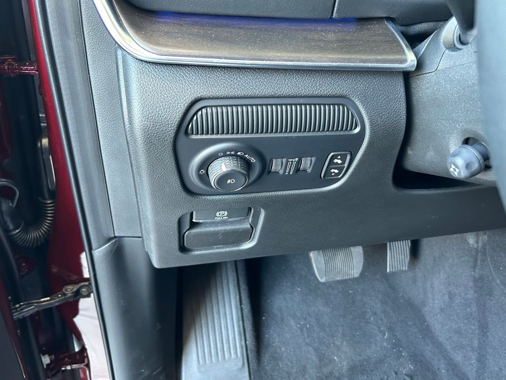 2024 Jeep Grand Wagoneer photo 42