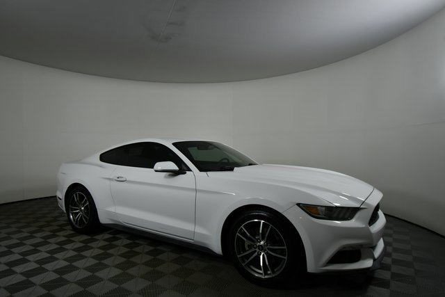 2016 Ford Mustang EcoBoost photo 8