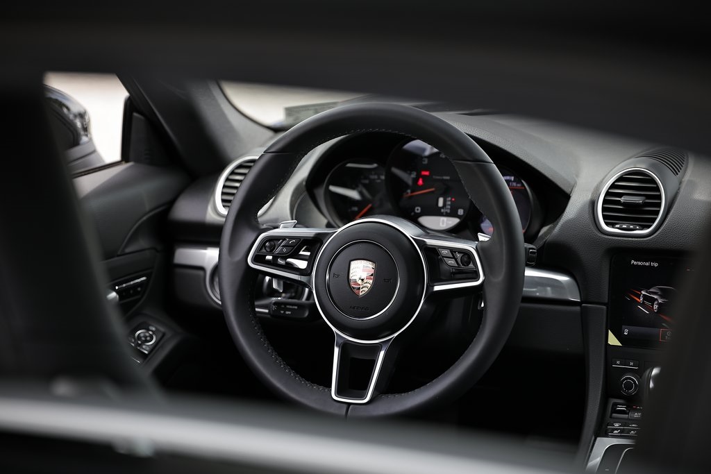 2025 Porsche Cayman Base photo 21