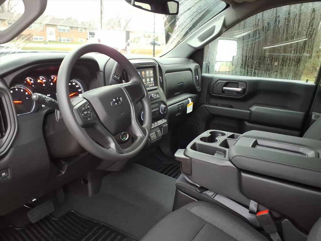 2026 Chevrolet Silverado 2500HD Custom photo 4