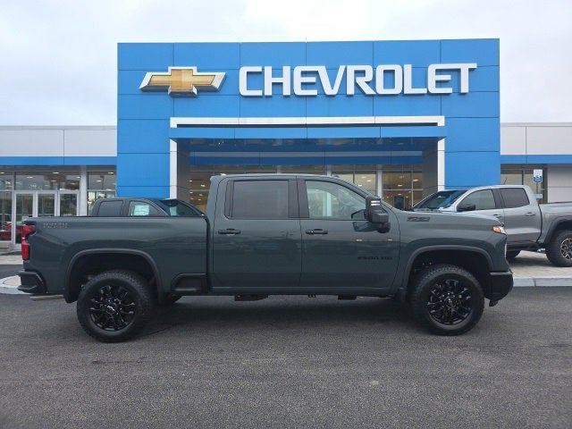 2026 Chevrolet Silverado 2500HD LTZ photo 3