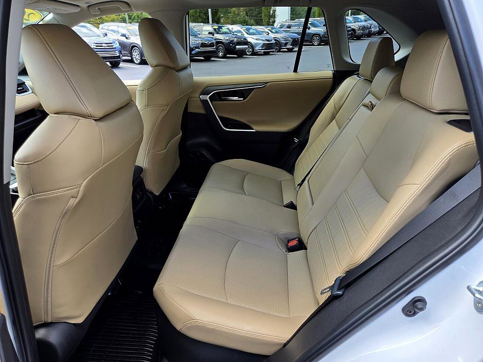 2024 Toyota RAV4 Hybrid Limited photo 13