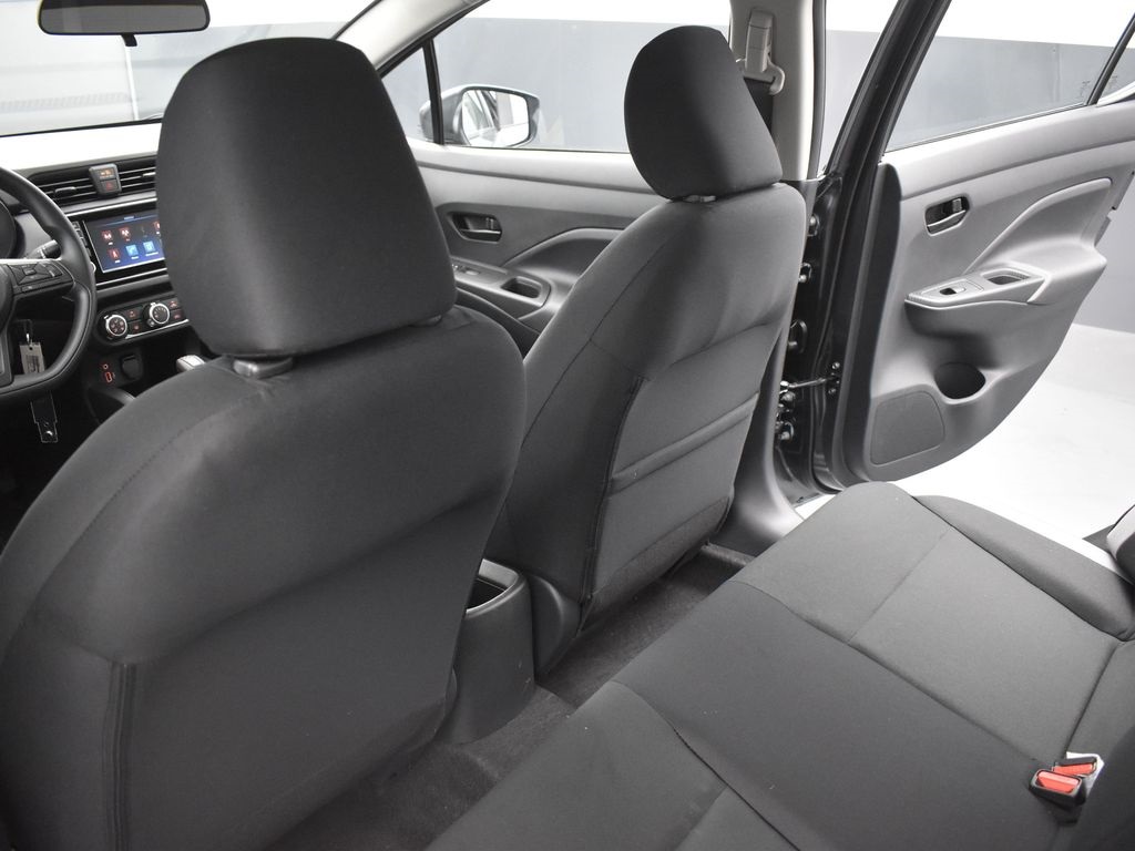 2025 Nissan Versa 1.6 S photo 13