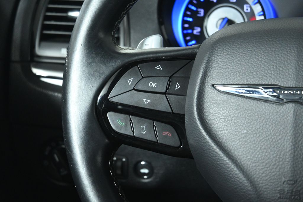 2017 Chrysler 300 S photo 17