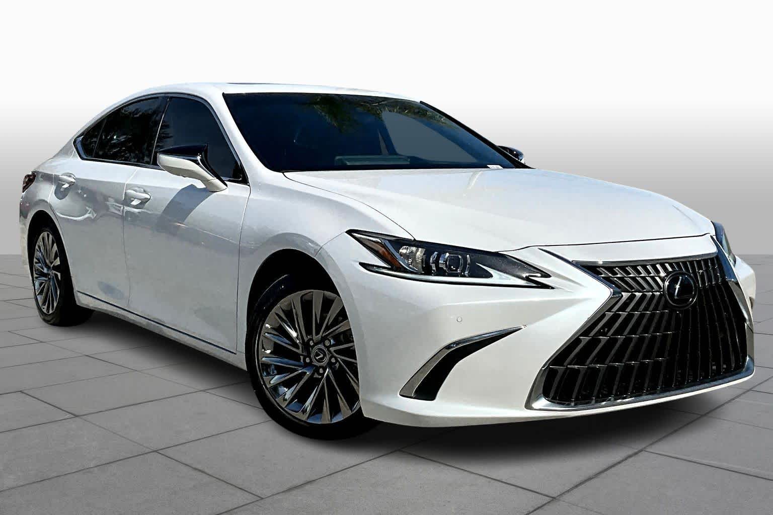 2024 Lexus ES 300h Luxury photo 2