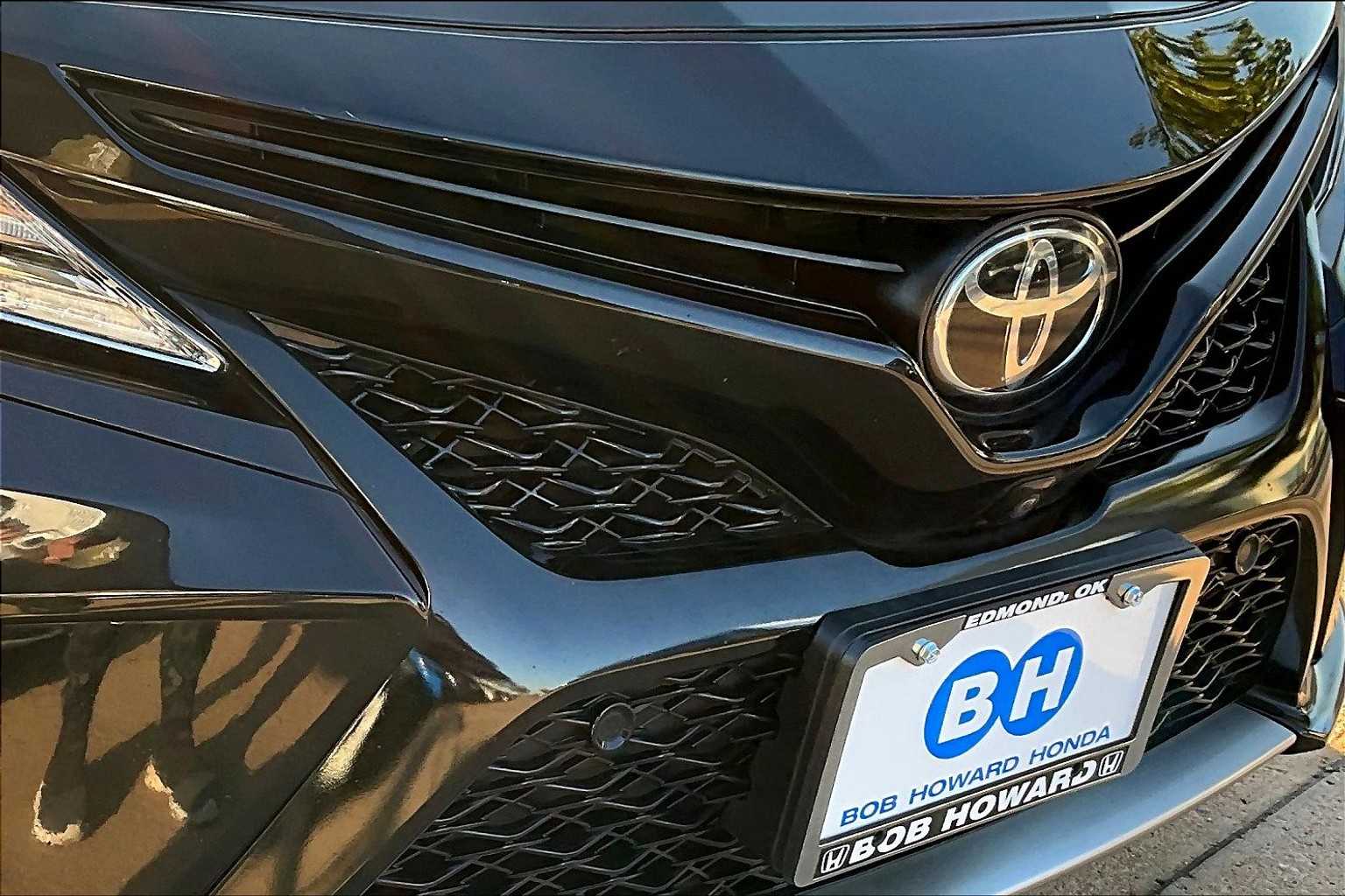 2019 Toyota Camry XLE V6 photo 26