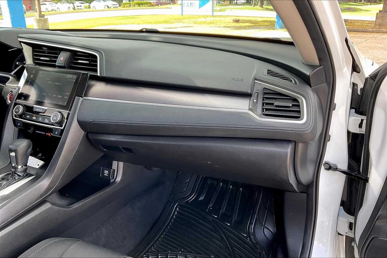 2018 Honda Civic EX-T photo 17