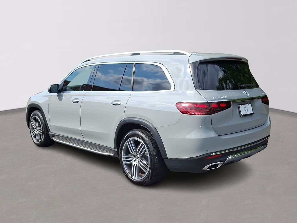 2025 Mercedes Benz GLS 450 4MATIC photo 5