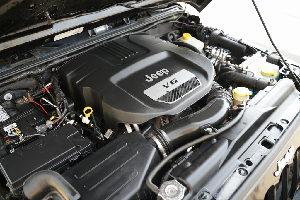 2014 Jeep Wrangler Unlimited Sport photo 22