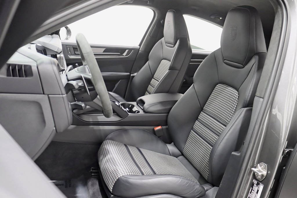 2024 Porsche Cayenne Coupe S photo 27