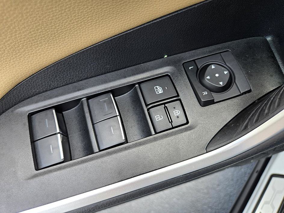 2024 Toyota RAV4 Hybrid Limited photo 26
