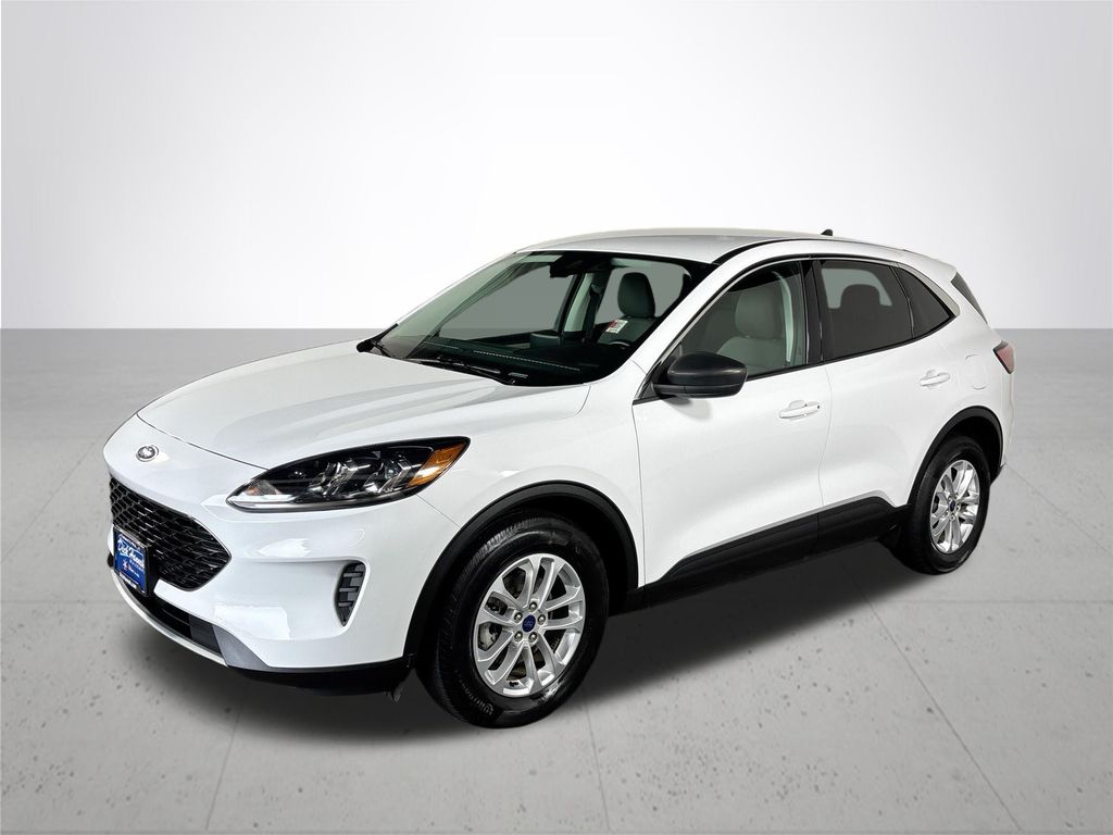 2022 Ford Escape Hybrid SE photo 2