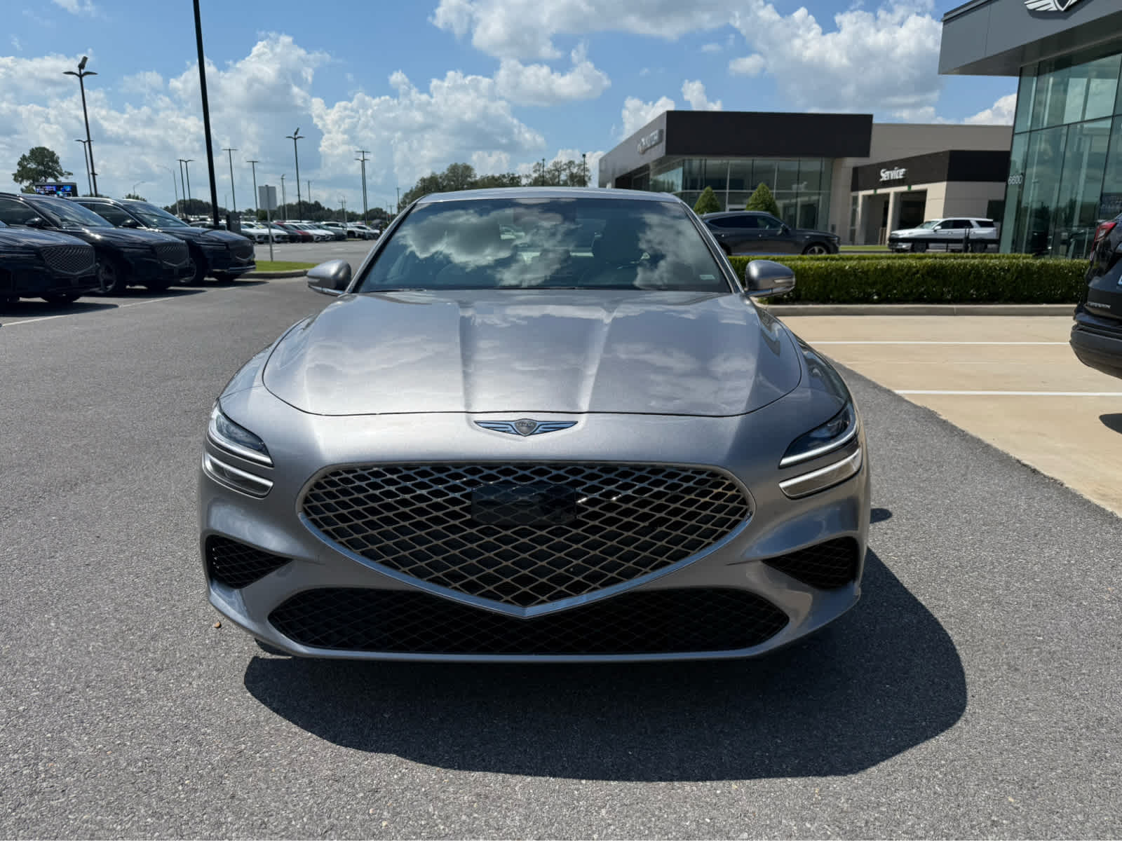 2024 Genesis G70 2.5T photo 2