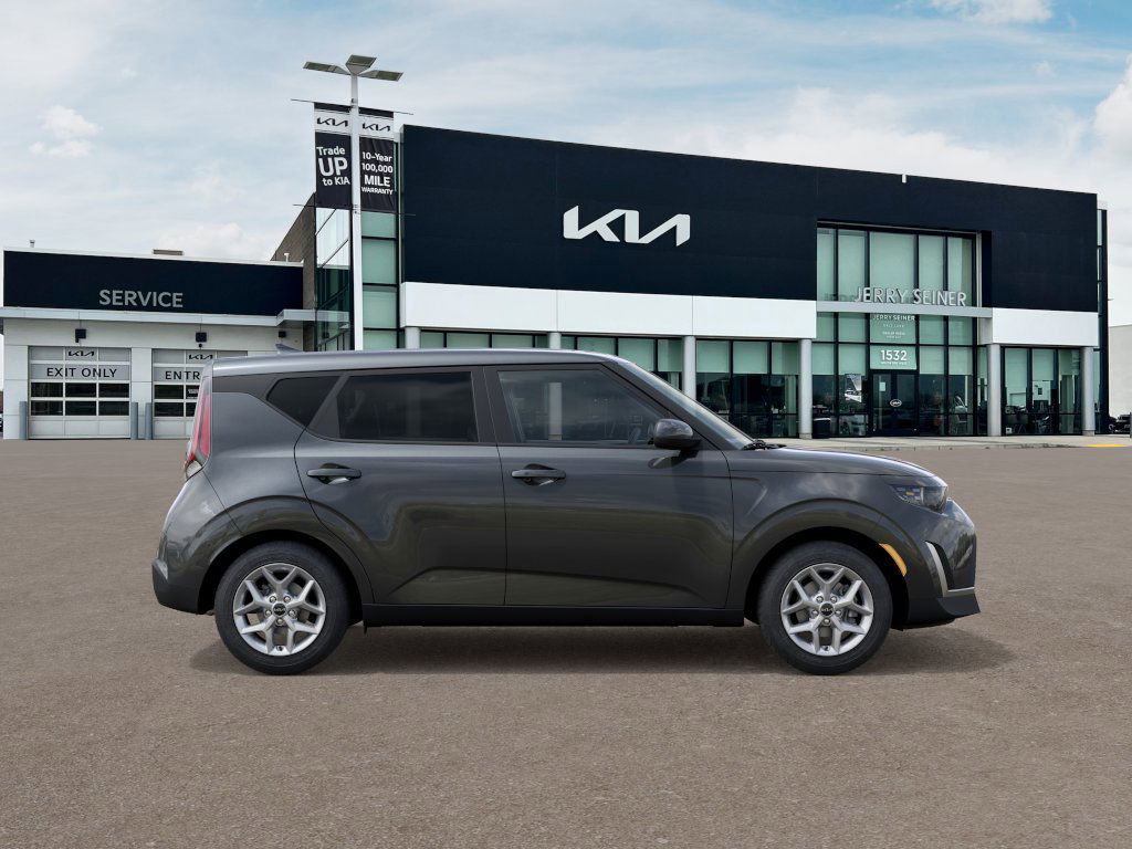 2025 Kia Soul S photo 3
