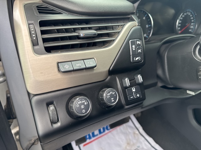Used 2020 Silver GMC Denali image 10