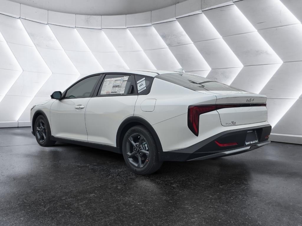 2025 Kia K4 LXS photo 3