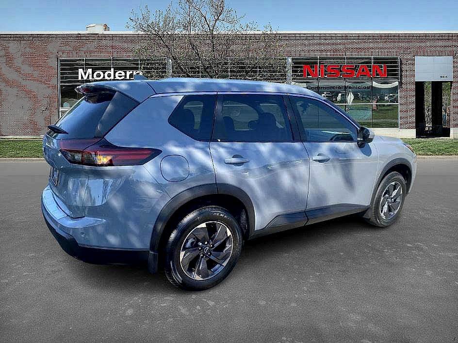2026 Nissan Rogue SV photo 4
