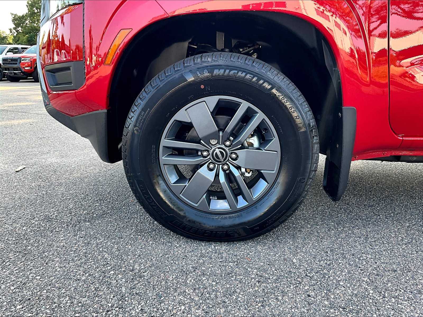 2025 Nissan Frontier SV photo 7