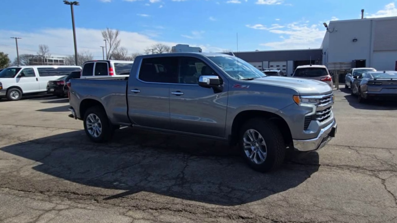 2025 Chevrolet Silverado 1500 LTZ photo 2