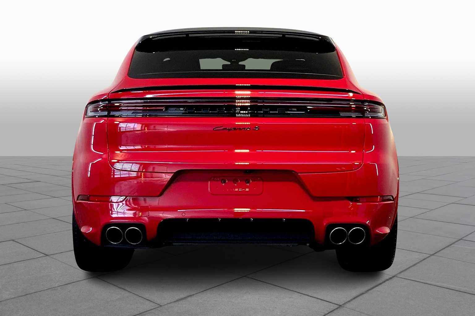 2024 Porsche Cayenne S Coupe photo 4