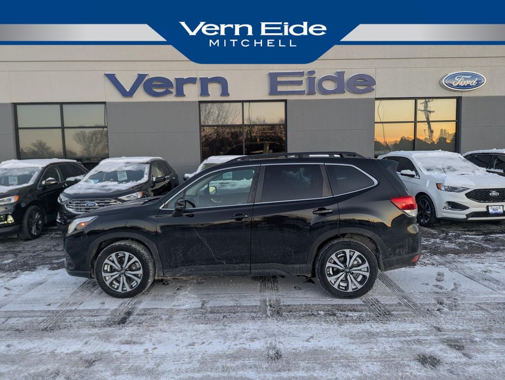 2023 Subaru Forester Limited's photo