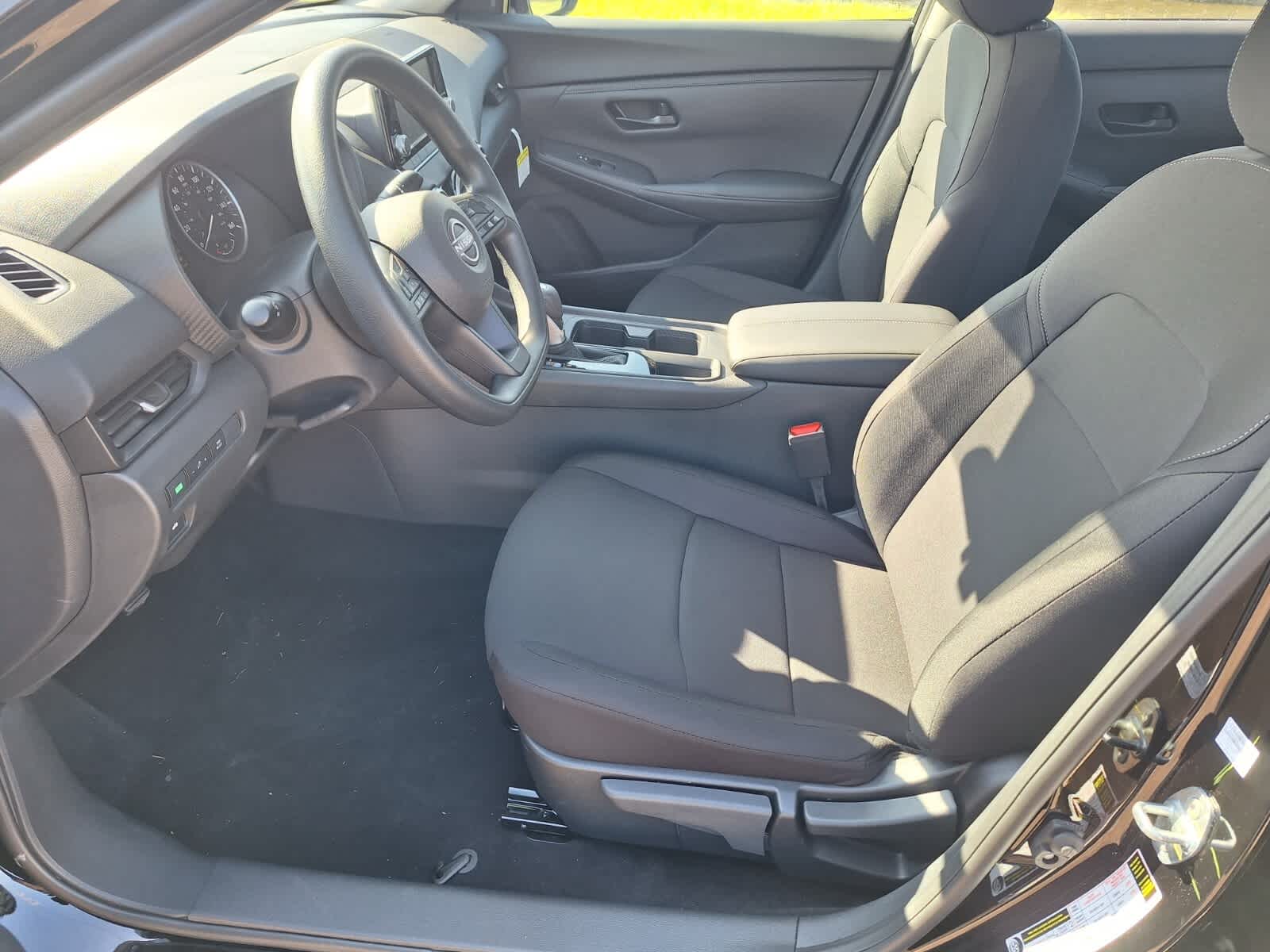 2025 Nissan Sentra S photo 10