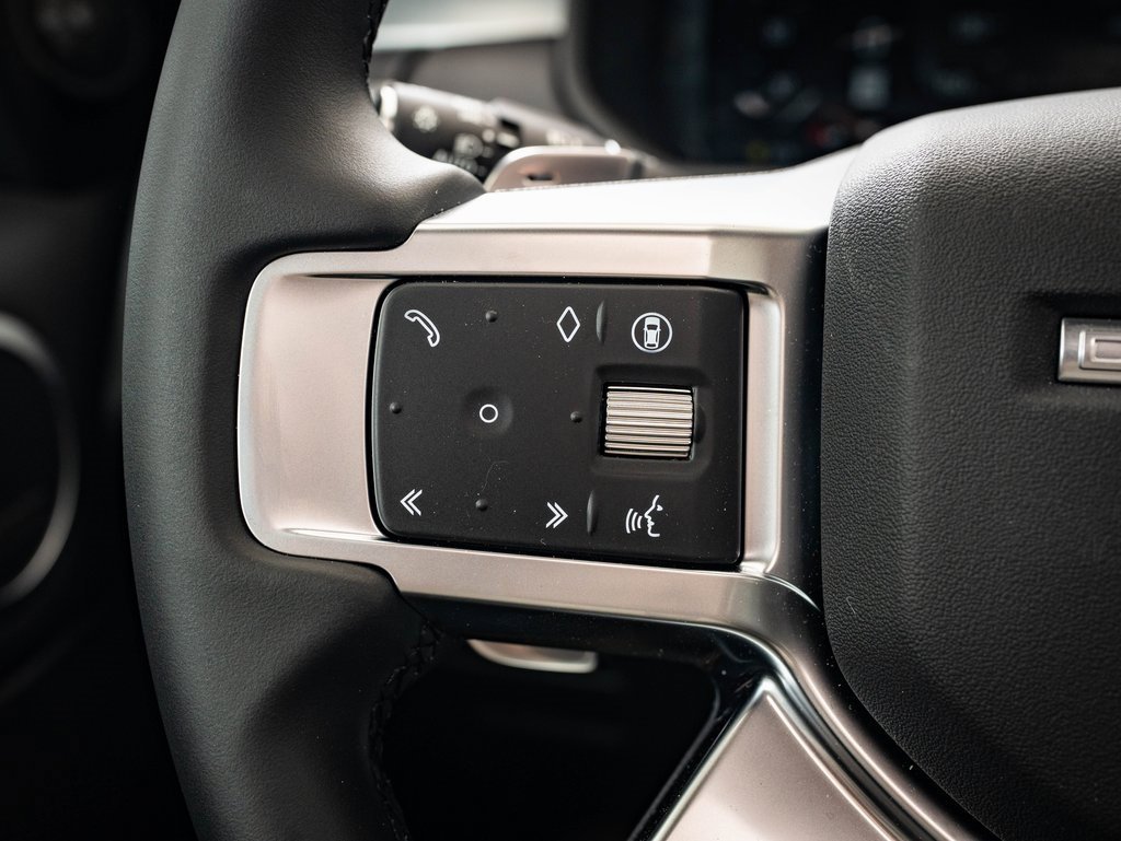 2025 Land Rover Discovery SE photo 18