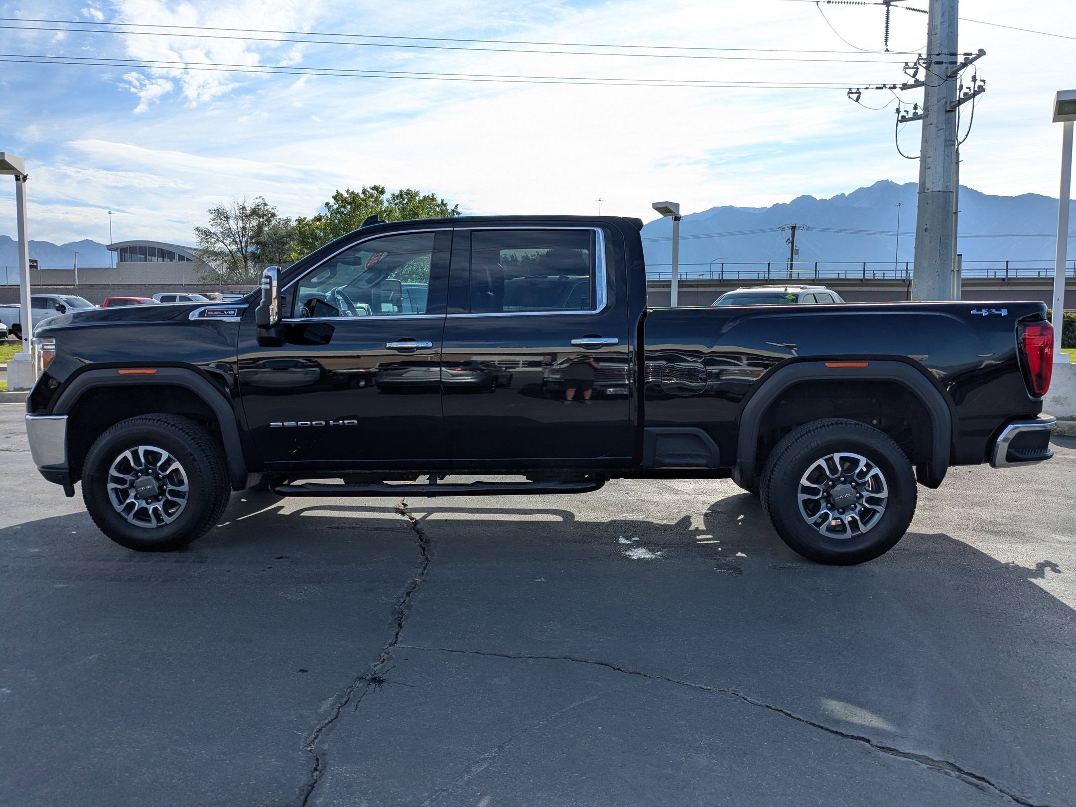 2022 Gmc Sierra HD SLT photo 2