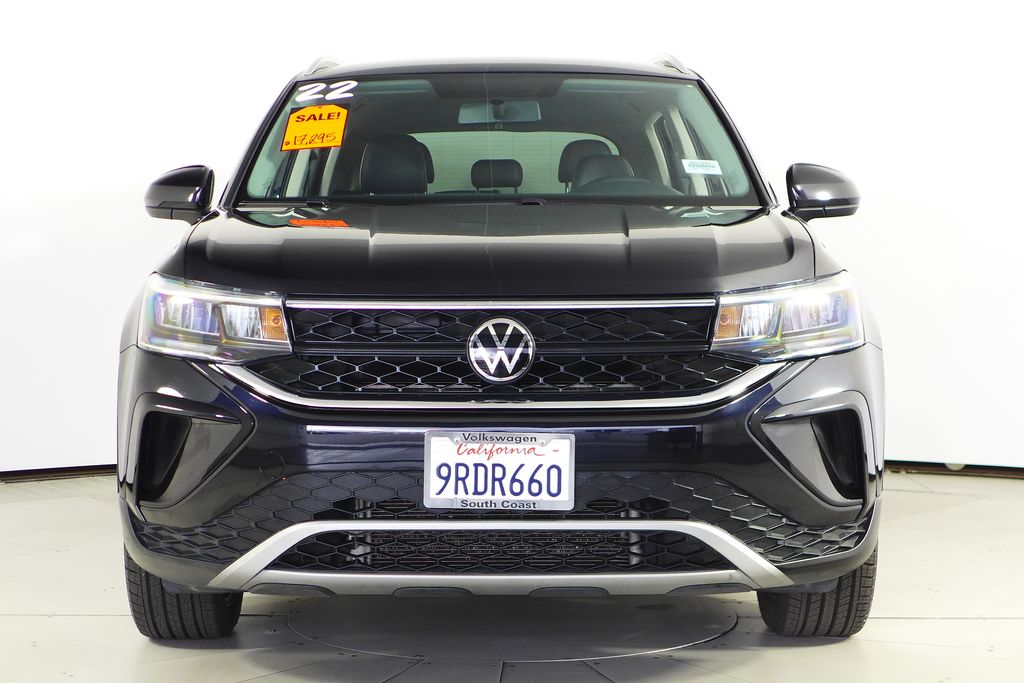 2022 Volkswagen Taos SE photo 3
