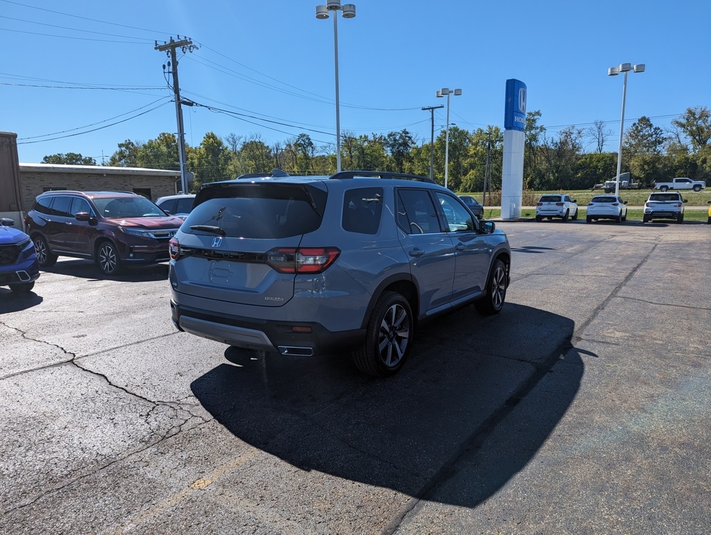 2025 Honda Pilot Touring photo 2