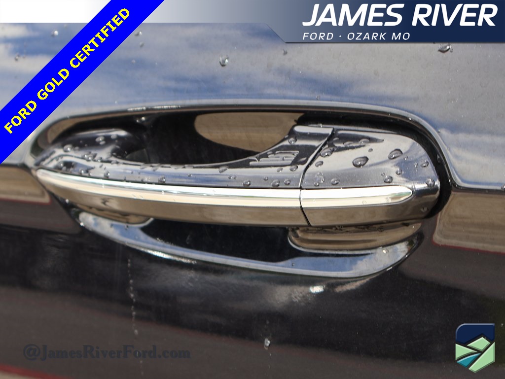 2024 Ford Edge Titanium photo 14