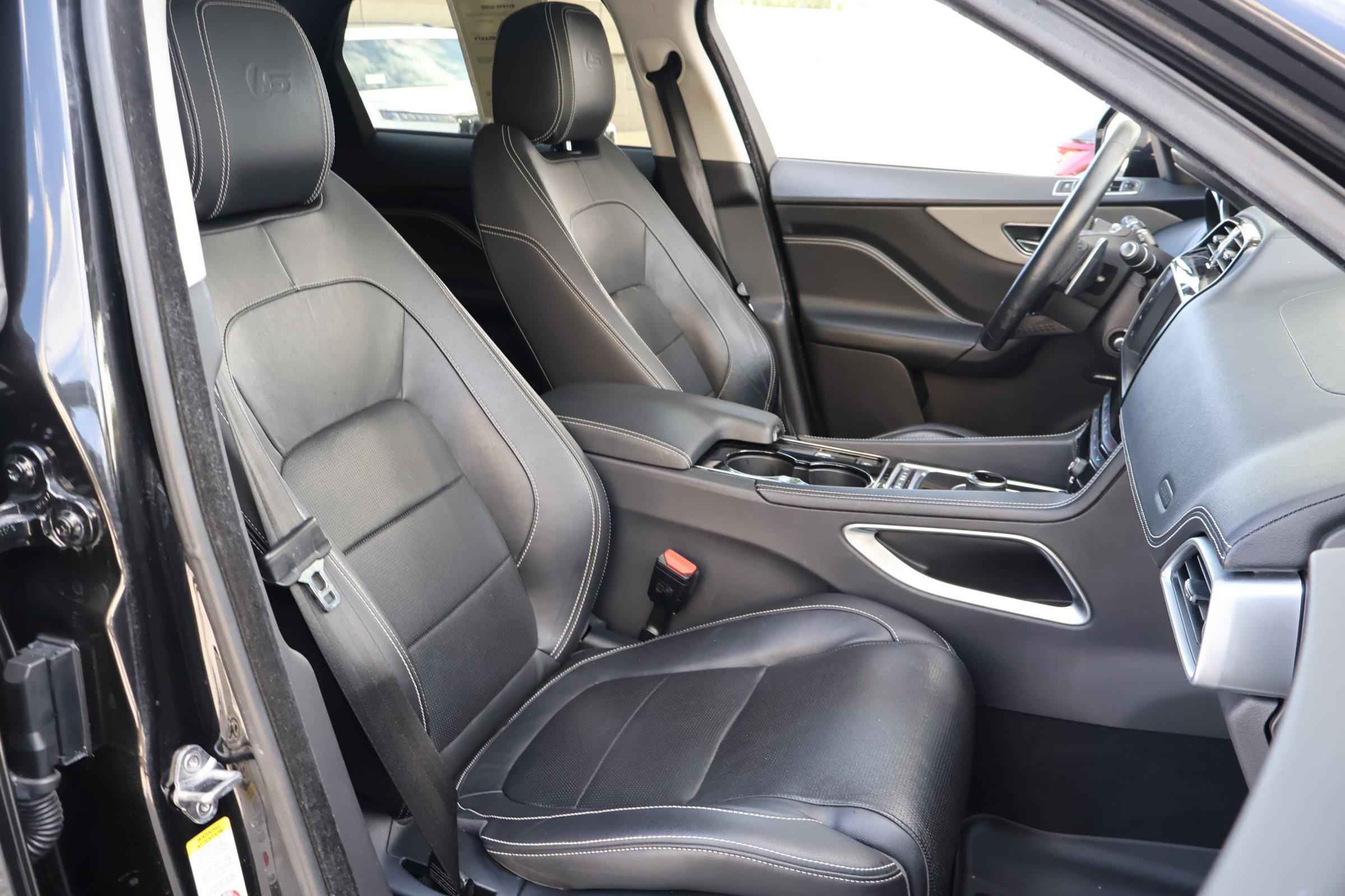 2017 Jaguar F-PACE S photo 19