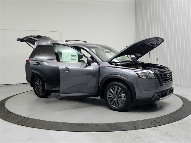 2025 Nissan Pathfinder SL photo 8