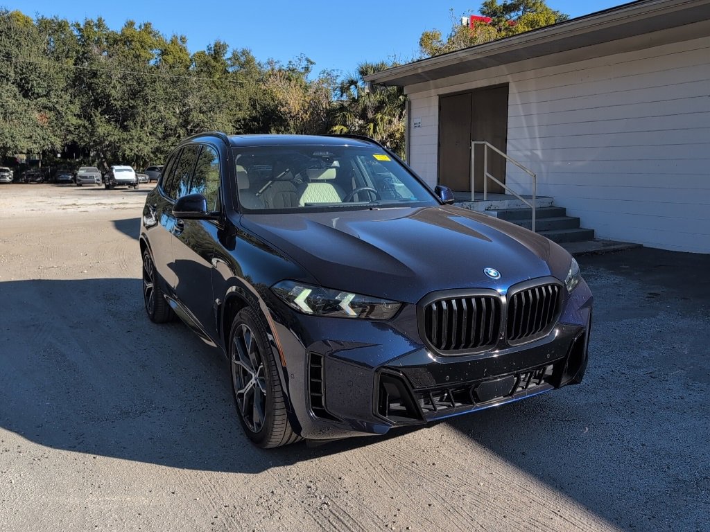 2024 BMW X5 50e's photo