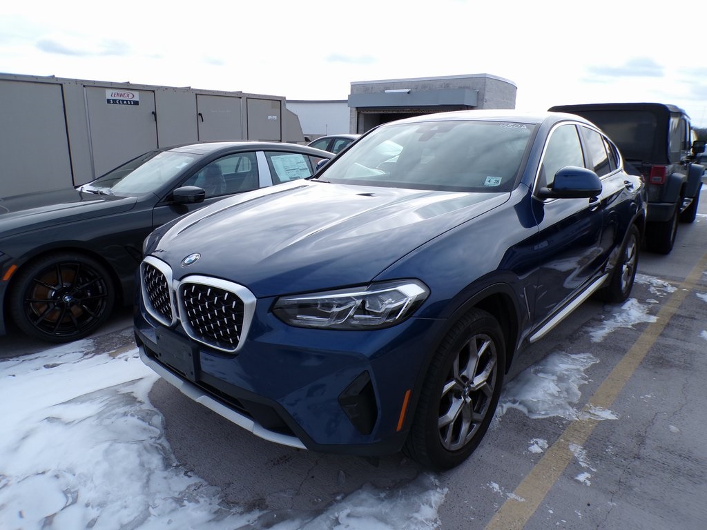 2023 BMW X4 30i's photo