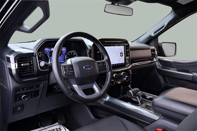 2023 Ford F-150 XLT photo 3