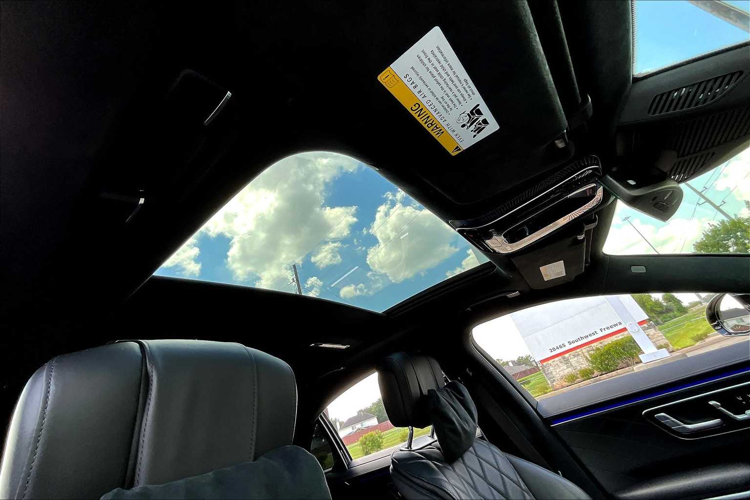 2024 Mercedes Benz S 580e photo 12
