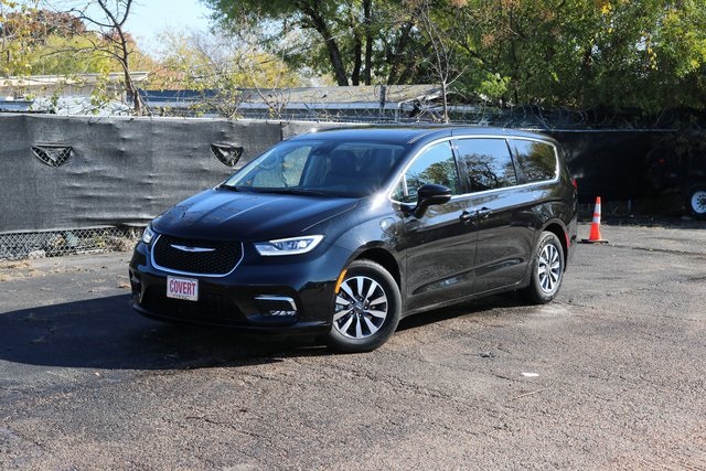 2024 Chrysler Pacifica PHEV Select