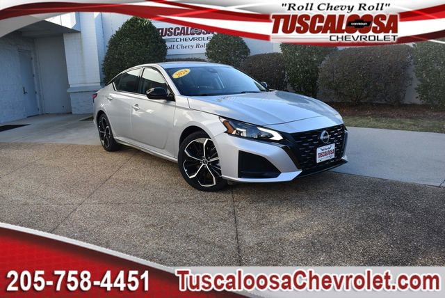 2024 Nissan Altima SR's photo