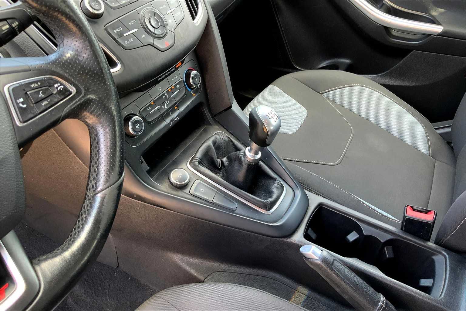 2017 Ford Focus ST photo 14