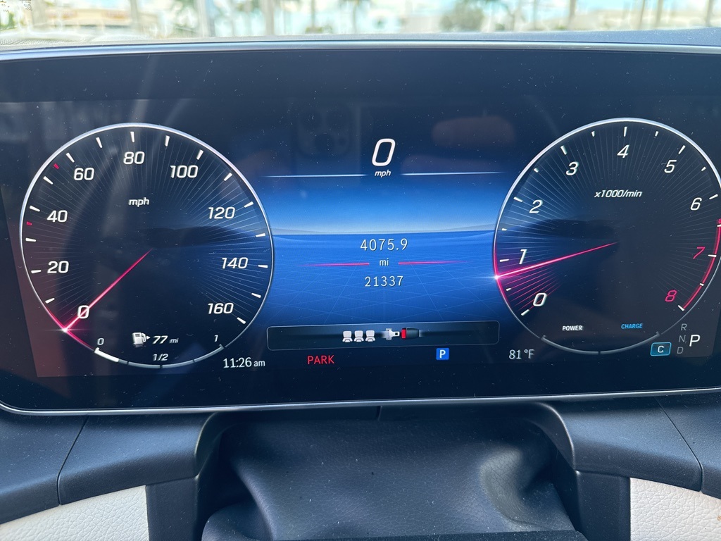 2024 Mercedes Benz GLC 300 photo 3