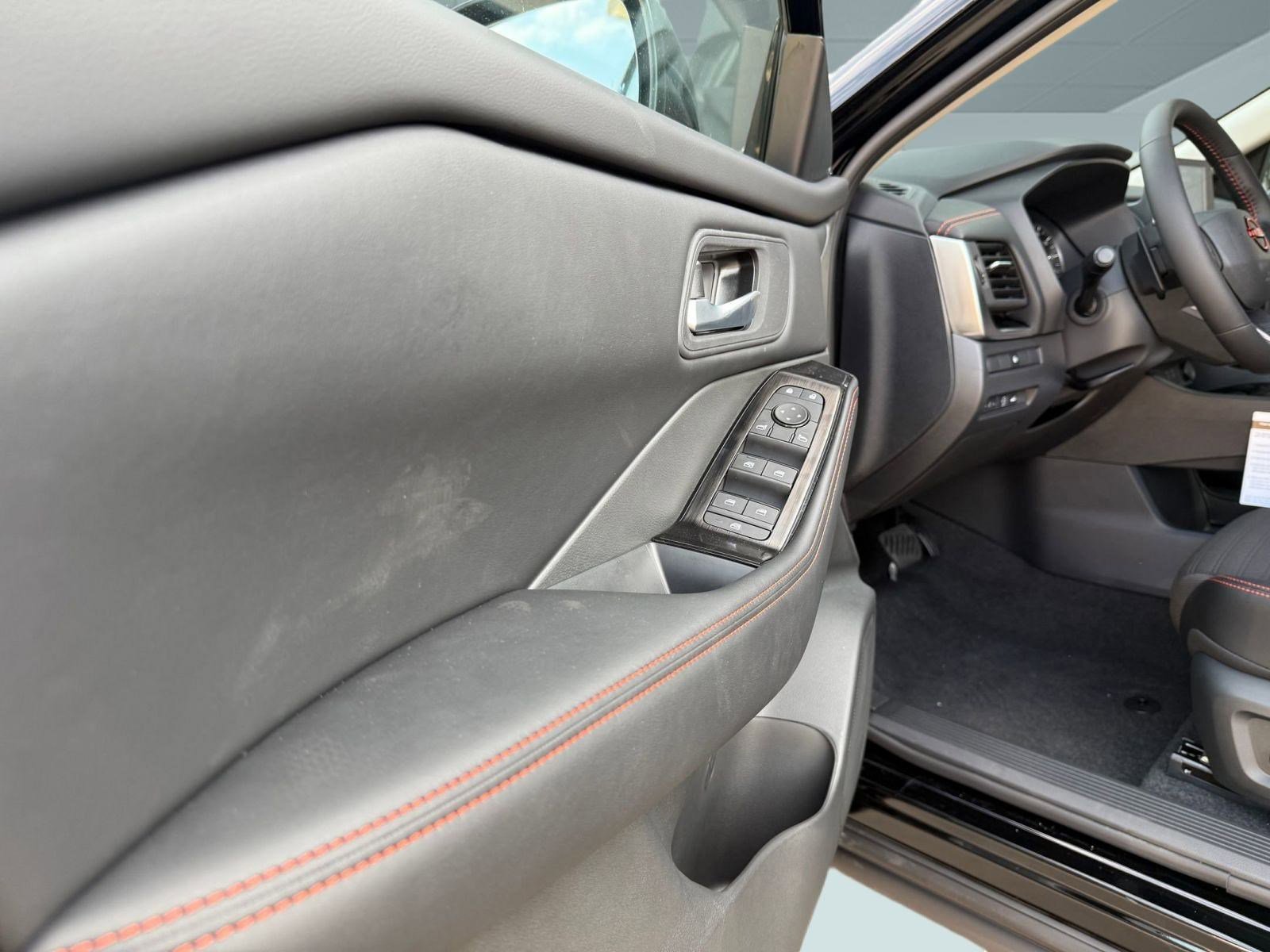 2026 Nissan Rogue SV photo 18