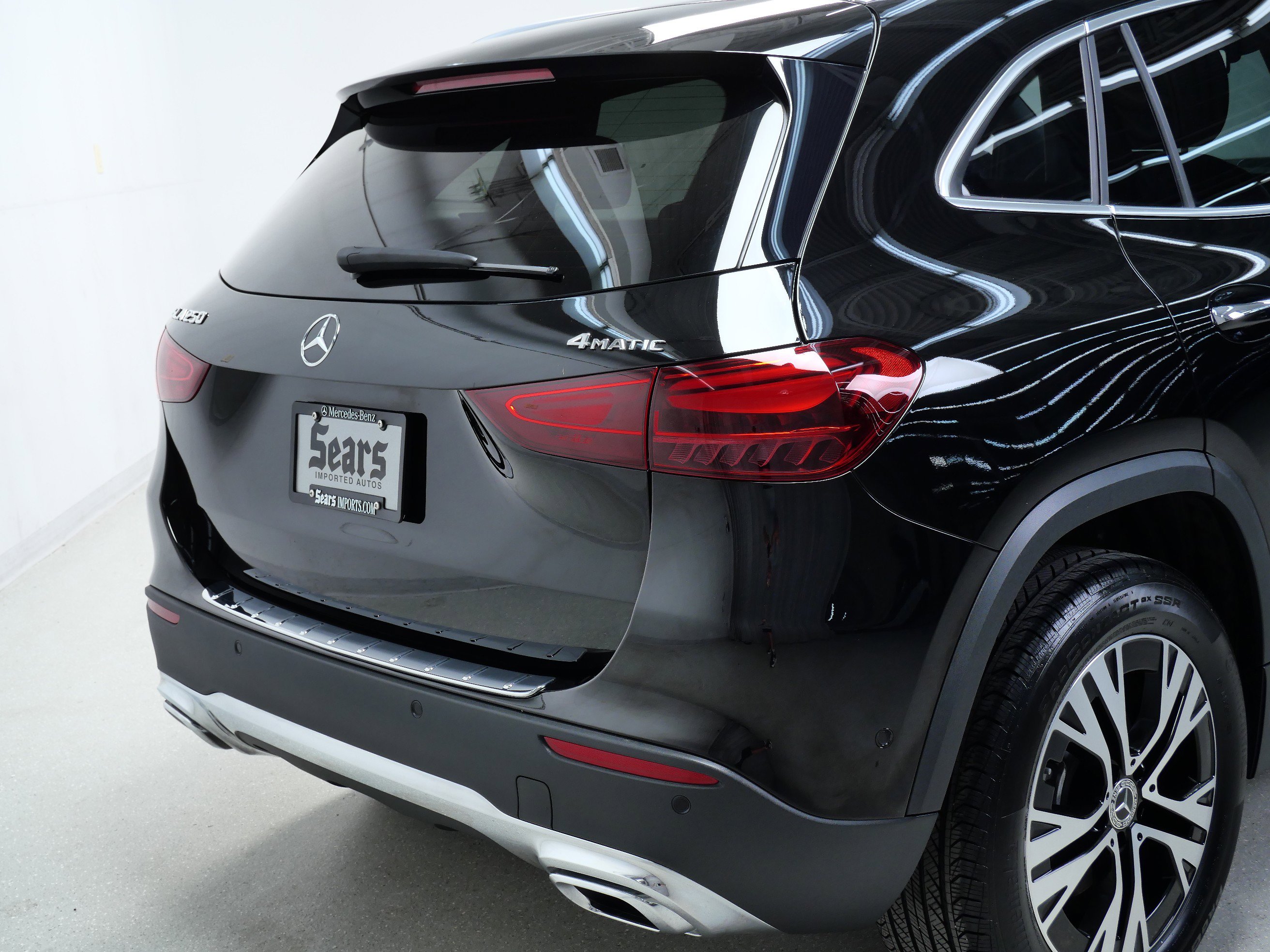 2025 Mercedes Benz GLA 250 4MATIC photo 4