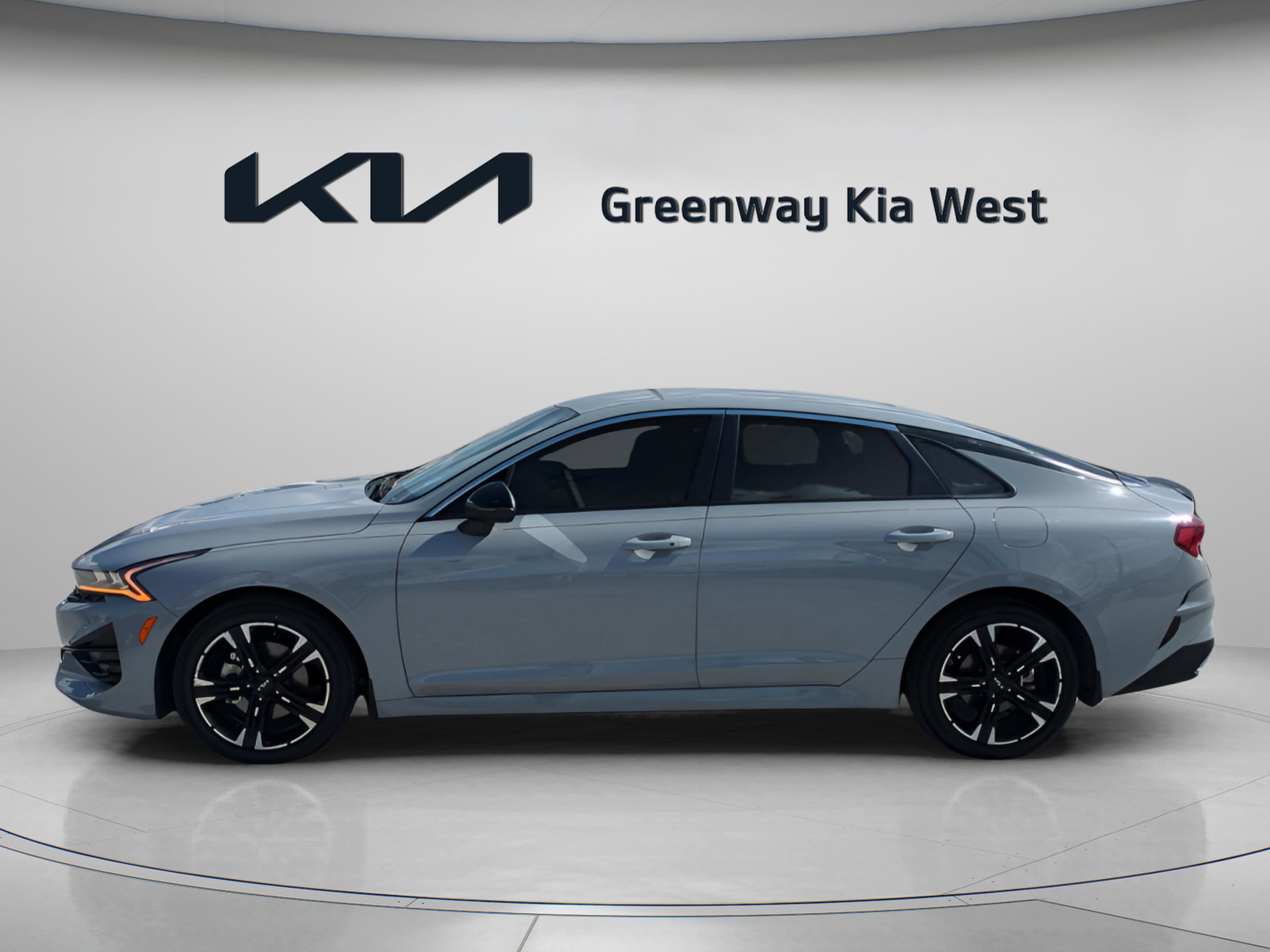 2024 Kia K5 GT-Line photo 4