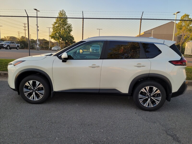 2023 Nissan Rogue SV photo 3