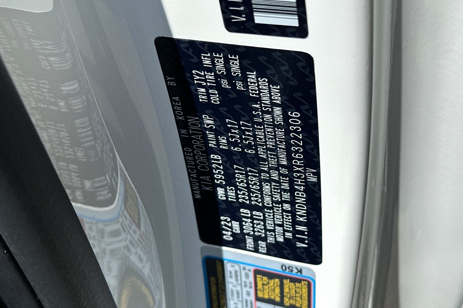 2024 Kia Carnival LX photo 32