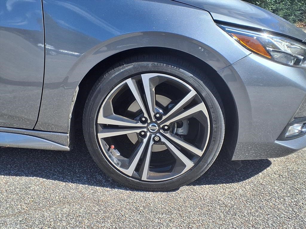 2021 Nissan Sentra SR photo 3