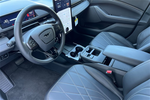 2025 Ford Mustang Mach-E Select photo 10