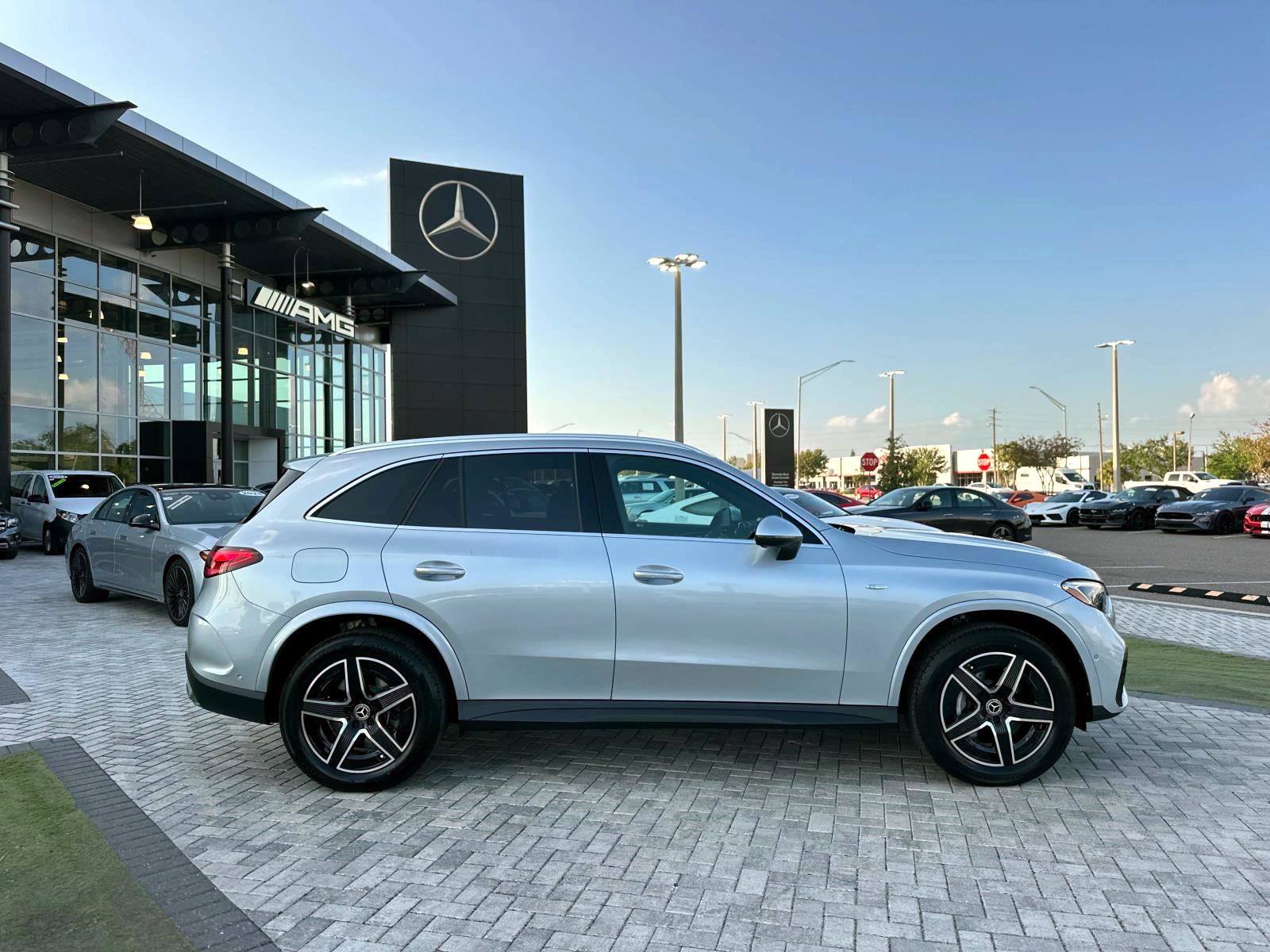 2025 Mercedes Benz GLC 350e 4MATIC photo 3