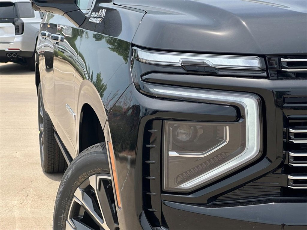 2025 Chevrolet Suburban High Country photo 4